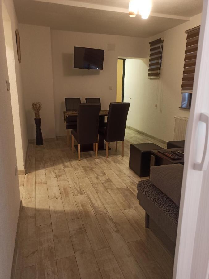 Studio Apartments Una コレニツァ エクステリア 写真