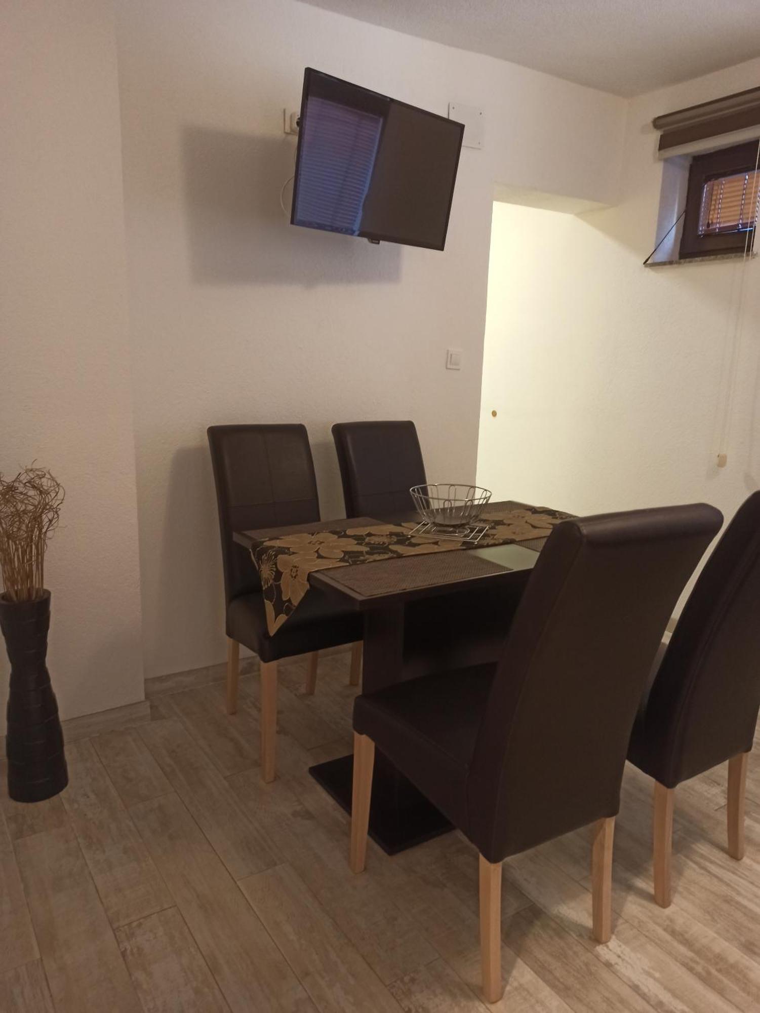 Studio Apartments Una コレニツァ エクステリア 写真