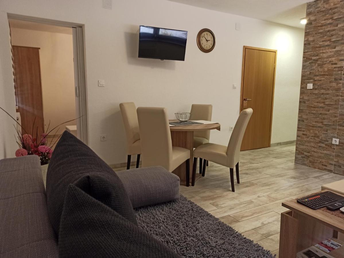 Studio Apartments Una コレニツァ エクステリア 写真