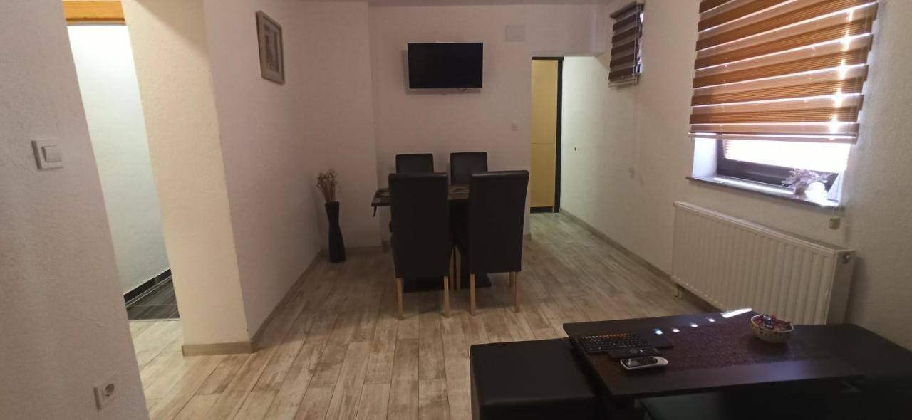 Studio Apartments Una コレニツァ エクステリア 写真